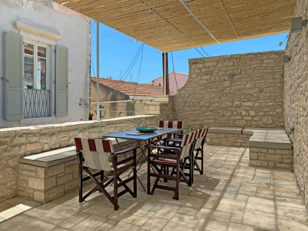 Averto Avali Gaios Exterior photo